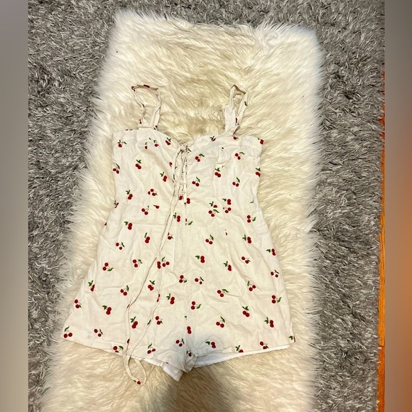 White cherry print romper - Picture 1 of 2